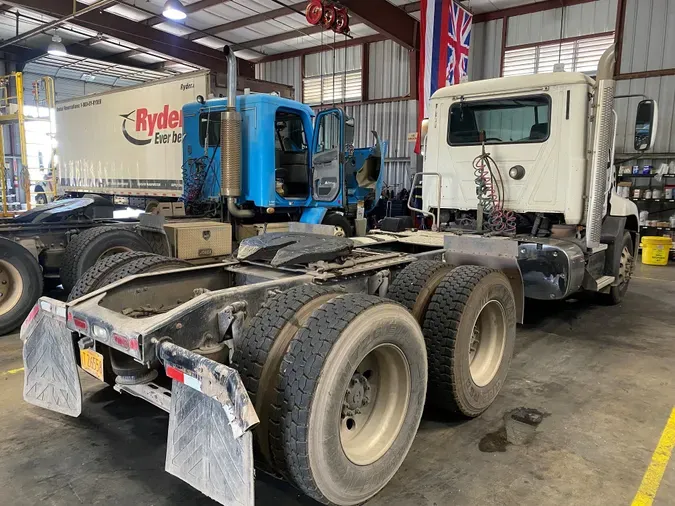 2016 MACK TRUCKS, INC. CXU600