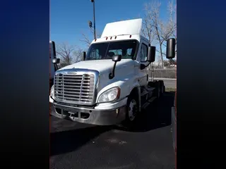 2019 FREIGHTLINER/MERCEDES CASCADIA 125