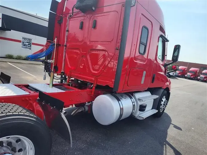 2021 FREIGHTLINER CA116