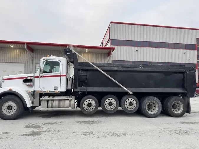 2017 Freightliner 122SD