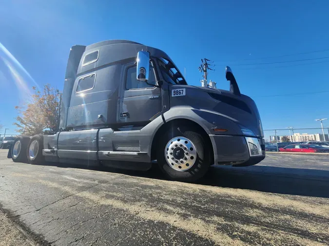 2022 VOLVO VNL64T860