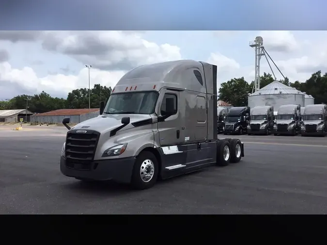 2023 Freightliner Cascadia 126