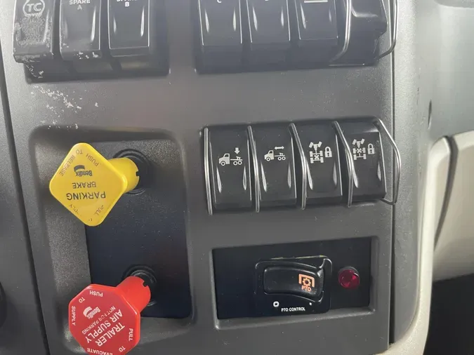 2022 Peterbilt 579