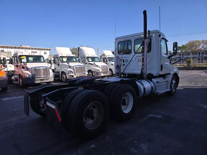 2020 FREIGHTLINER/MERCEDES NEW CASCADIA PX12664