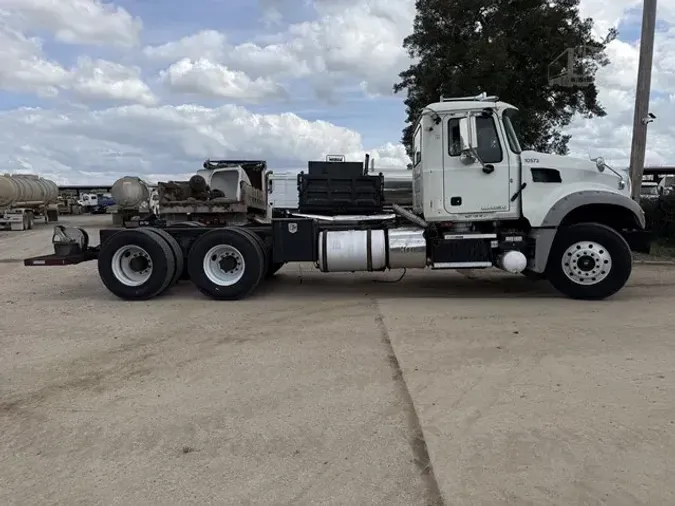 2009 MACK GRANITE GU713
