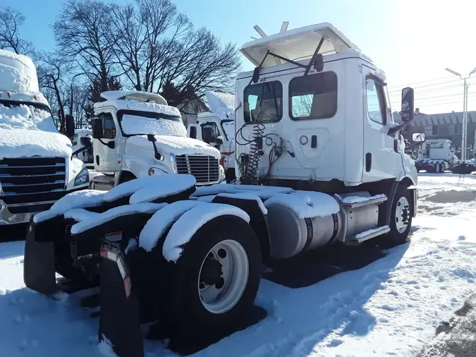 2020 FREIGHTLINER/MERCEDES NEW CASCADIA 116ce9f7e0b00d911ab58628c3169d2ae03