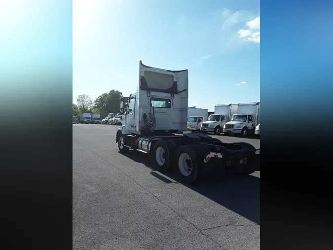 2018 VOLVO VNL64TRACTOR