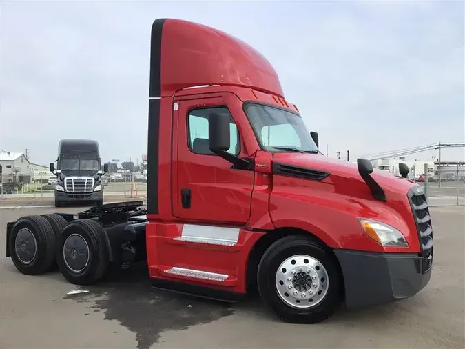 2021 FREIGHTLINER CA126