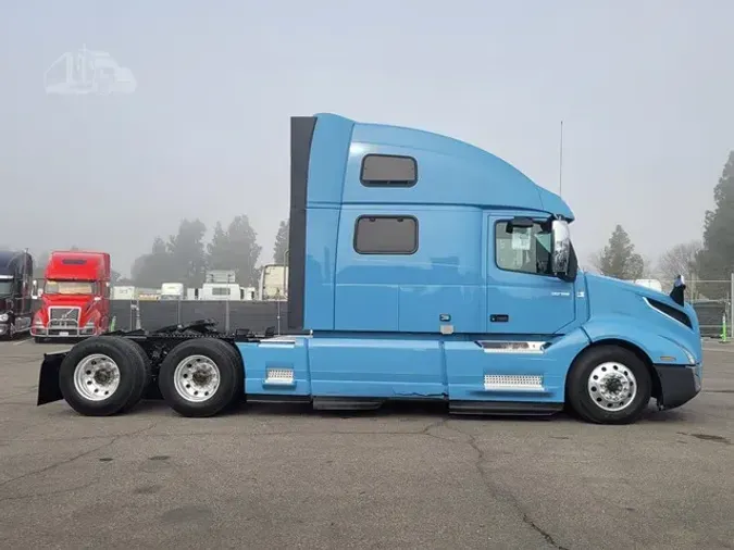 2023 VOLVO VNL64T860