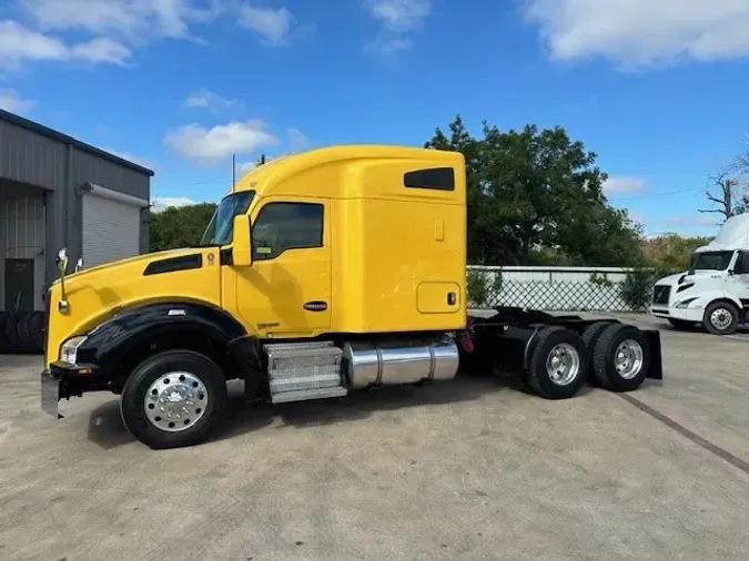 2019 KENWORTH T880