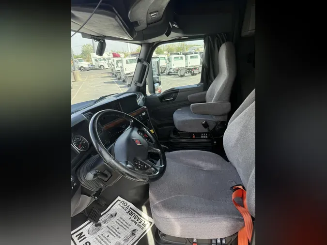 2022 International LT625