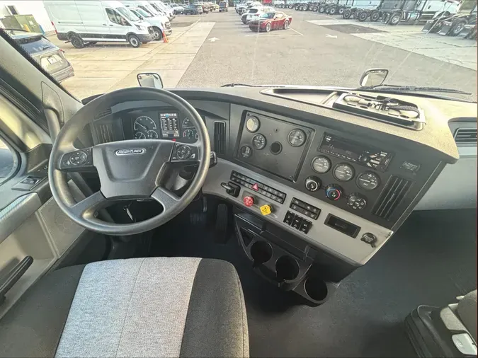 2021 Freightliner Cascadia 126ceae6b1225cd0bc82aec0d3db6ef2f43