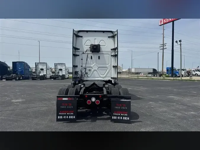 2021 FREIGHTLINER CA126