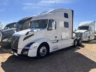 2021 VOLVO VNL64T860