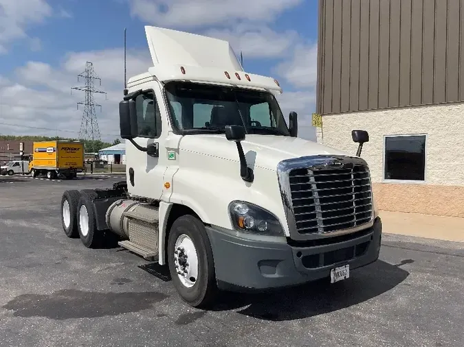 2017 Freightliner X12564STceb3d3ce346aeba7723403bd7f8b3d78