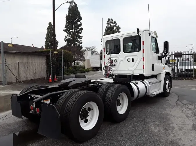 2019 FREIGHTLINER/MERCEDES CASCADIA 125