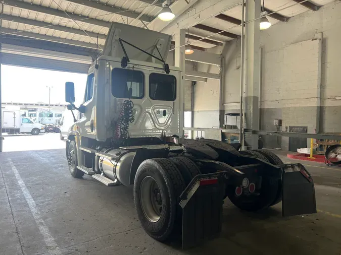 2018 FREIGHTLINER/MERCEDES CASCADIA 125