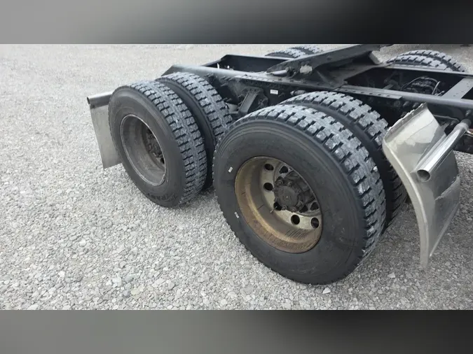 2019 Volvo VNL300