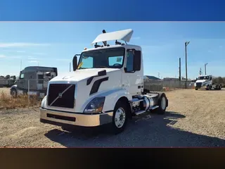 2016 VOLVO VNL42TRACTOR