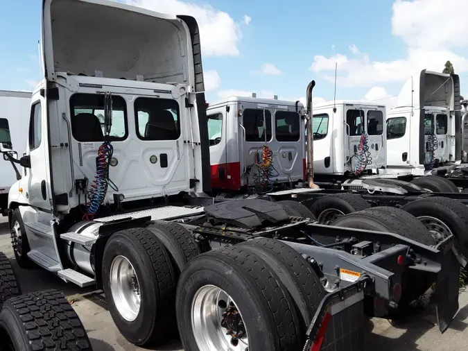 2014 FREIGHTLINER/MERCEDES CASCADIA 125