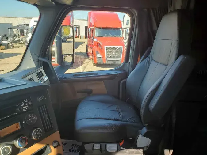 2020 FREIGHTLINER Cascadia 126
