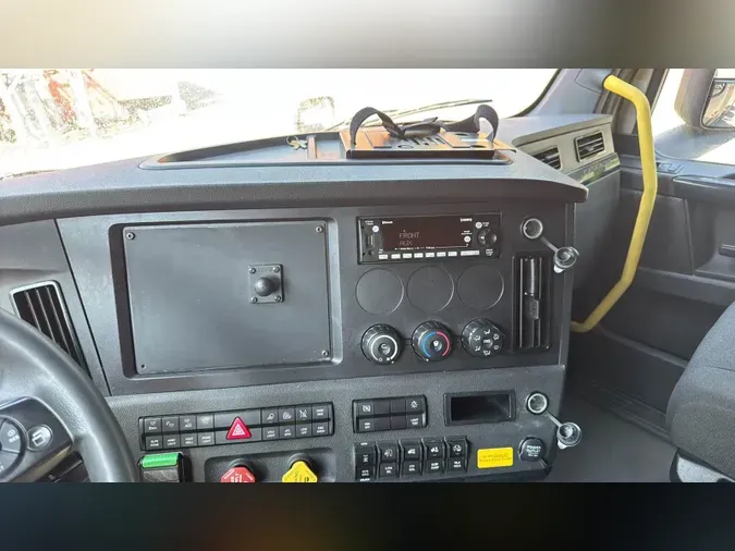 2023 Freightliner Cascadia 126