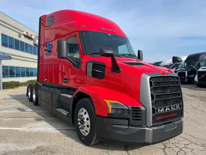 2026 MACK Pioneer 76" High Roof