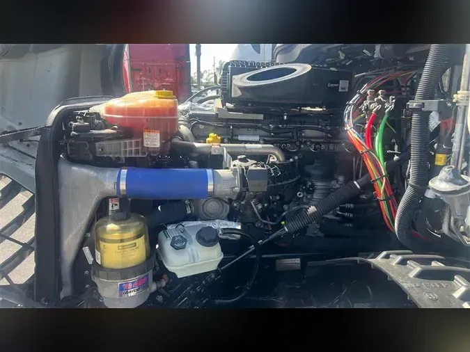 2019 FREIGHTLINER CA126