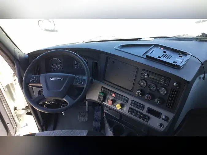 2021 Freightliner Cascadia 126