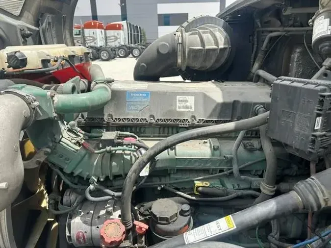 2015 Volvo VNL780
