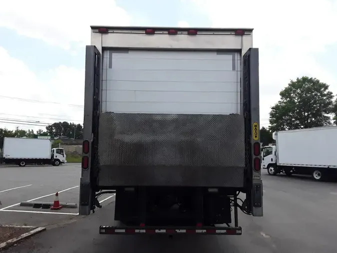 2018 FREIGHTLINER M2 106
