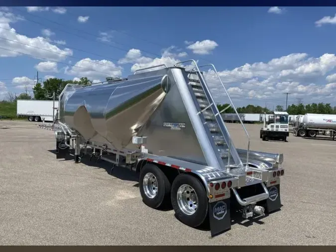 2025 Mac Trailers Bulk Tank