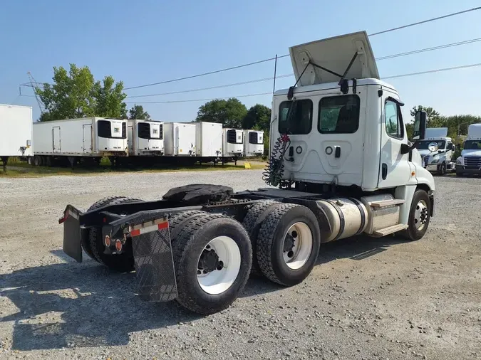 2019 FREIGHTLINER CASCADIA 125