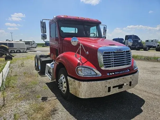 2004 FREIGHTLINER COLUMBIA 120