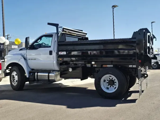 2025 Ford F-650SD