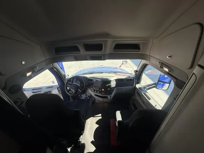 2022 Peterbilt 579ceecc2e74a2700dd4c90320db500c39f