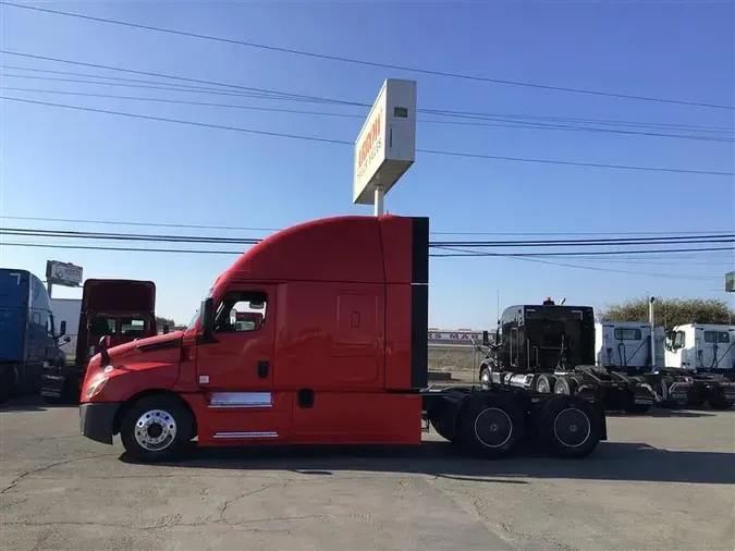 2022 FREIGHTLINER CASCADIA