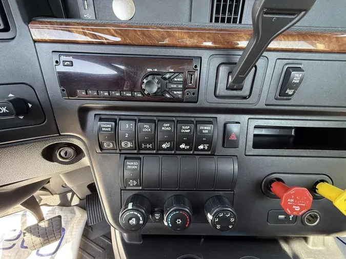 2020 International LT625