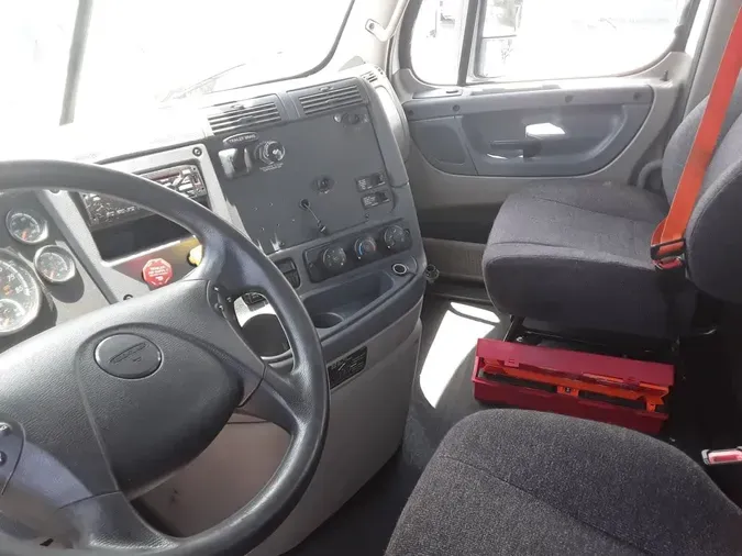 2018 FREIGHTLINER CASCADIA 125