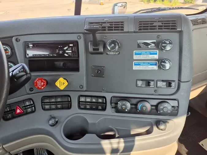 2017 FREIGHTLINER CASCADIA 125cef38f3e3d153ceba8cf4029c344d43e