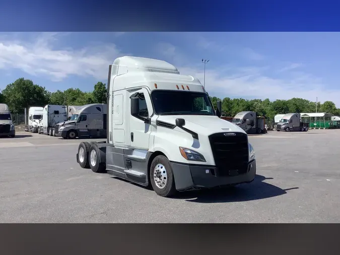 2021 Freightliner Cascadia 126cef41f4f607129bb556215321d19f37a