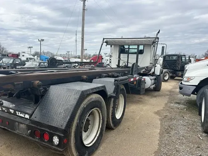 2003 MACK GRANITE CV713