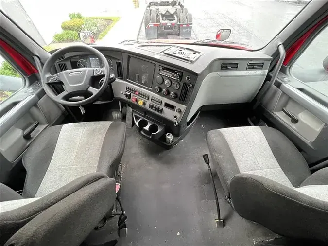 2022 FREIGHTLINER CA126