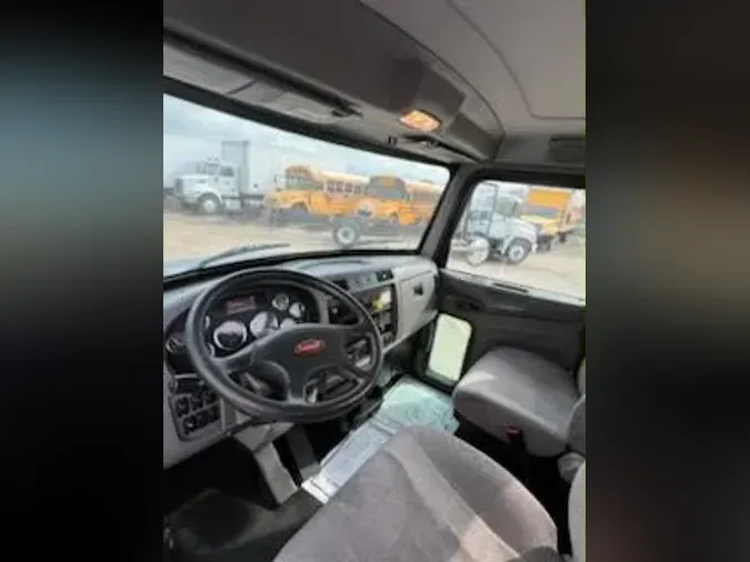2017 Peterbilt 337
