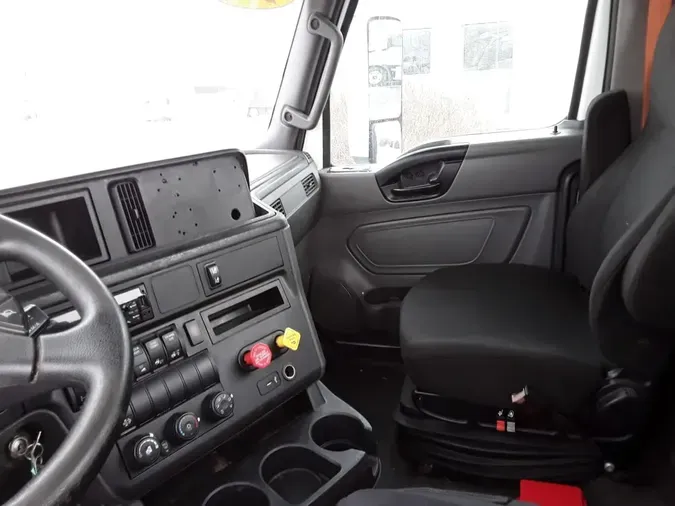 2020 NAVISTAR INTERNATIONAL LT625 DAYCAB T/A