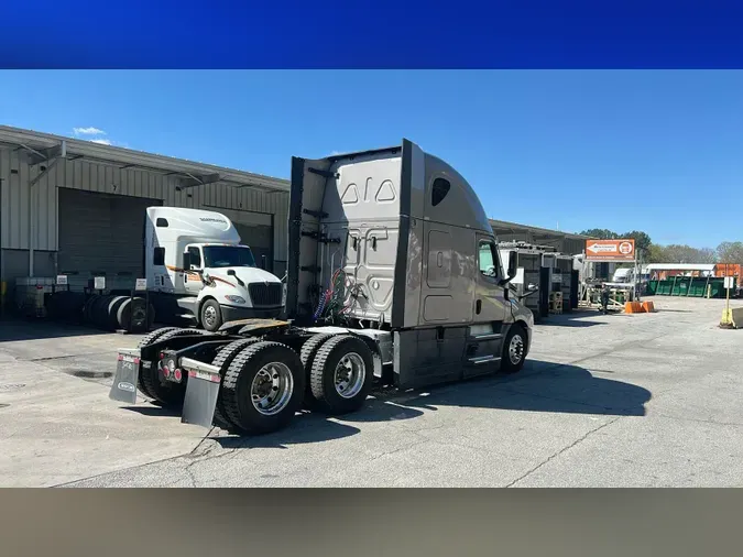 2024 Freightliner Cascadia 126