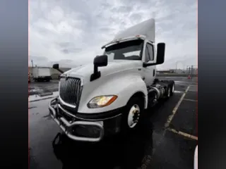 2019 NAVISTAR INTERNATIONAL LT625 DAYCAB T/A