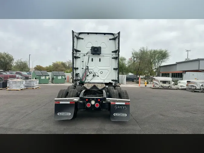 2022 Freightliner Cascadia 126cefab54329ca176f5e2feeb3784121c4