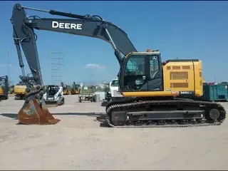 2019 John Deere 345GLC
