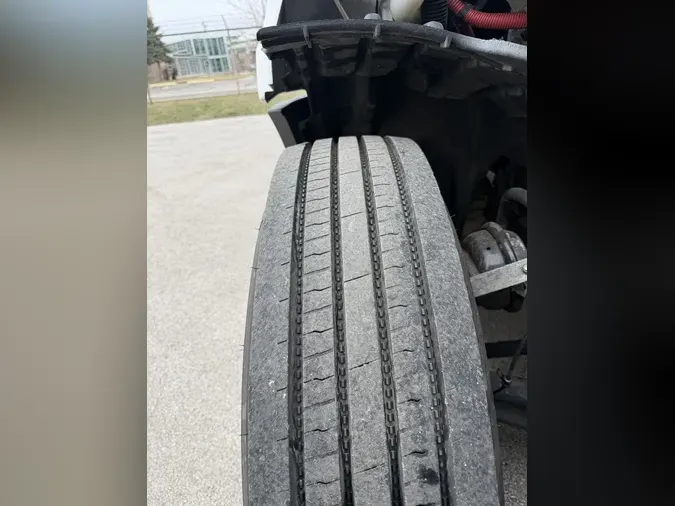 2022 FREIGHTLINER Cascadia 126